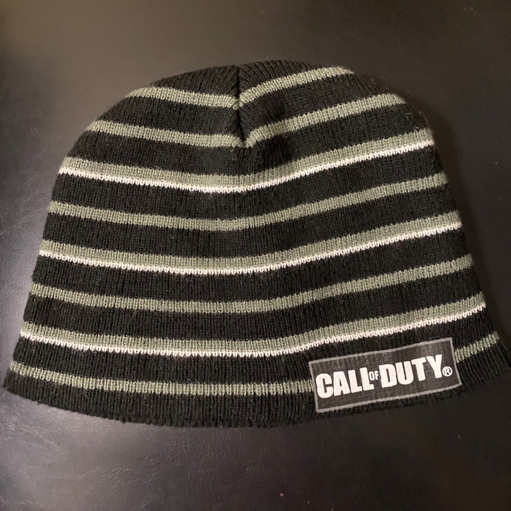 🍎 3/$6 or $4 each 🍎 Call of Duty beanie